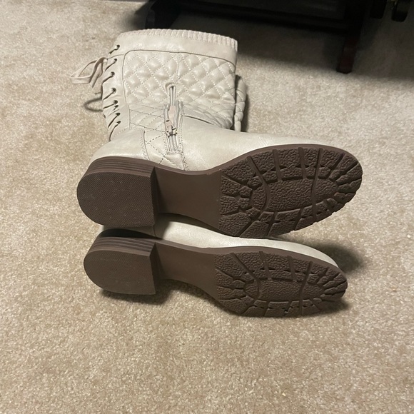 NOT FOR SALE Reposhing Cream colored boots that were NWB when I purchased. - Picture 5 of 7